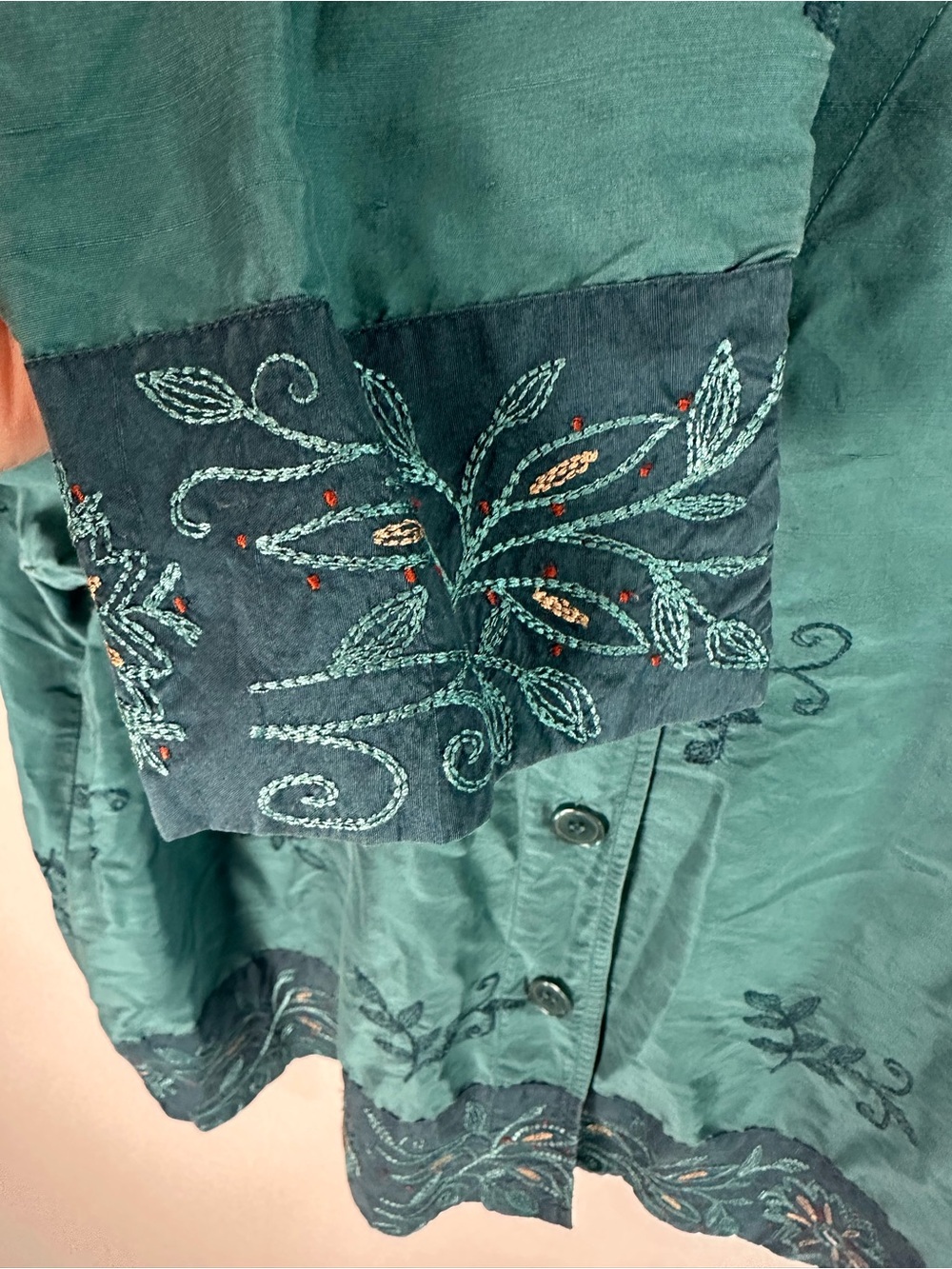 Beautiful Coldwater Creek Teal Silk Embroidered Button-Up Shirt size Large - Picture 4 of 8